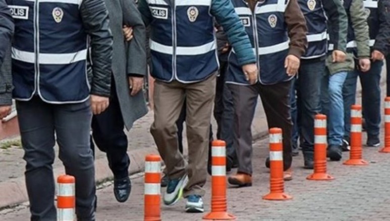 İzmir Merkezli 60 İlde Operasyon: 218'i Muvazzaf 238 Kişi Hakkında Gözaltı