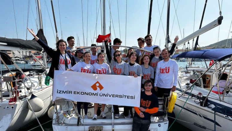 Denizde ‘İzmir Ekonomi’ rüzgarı
