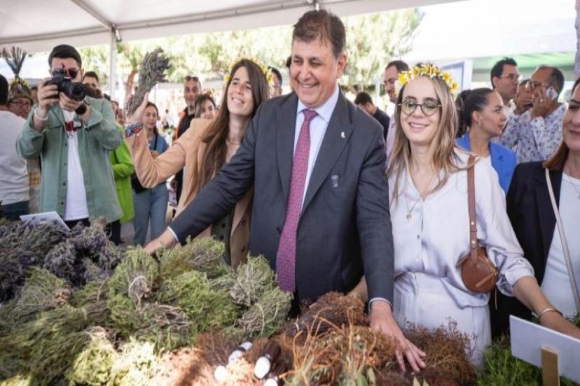 13. Alaçatı Ot Festivali’nde Ayhan Sicimoğlu rüzgarı