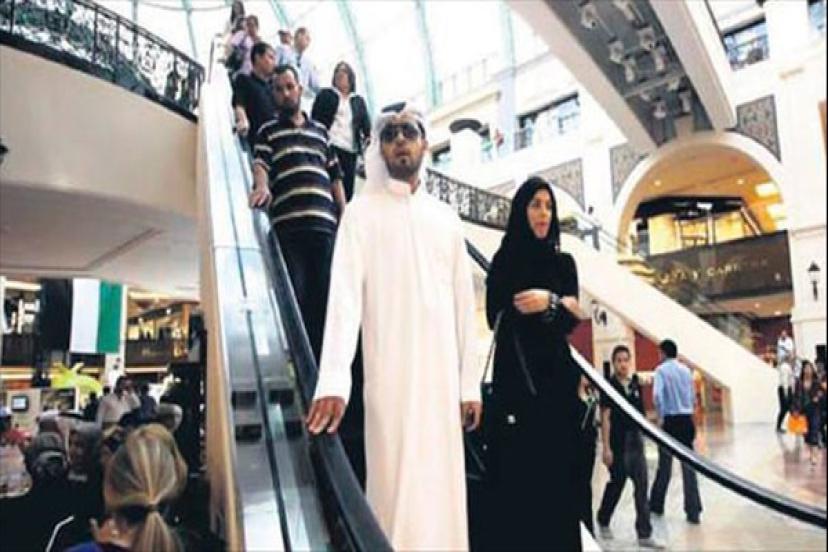 20 saat uçup alışverişe geldiler