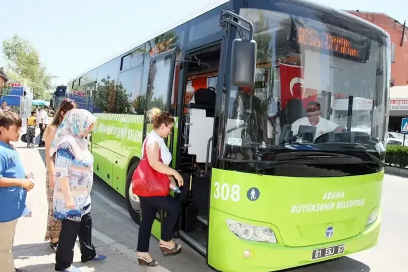 Adana’da toplu taşıma ücretlerine zam geldi