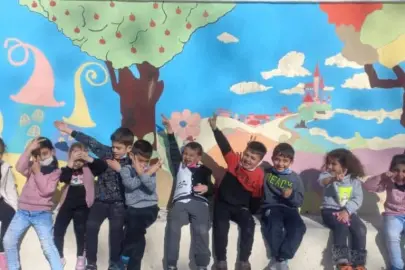 Bursa Mudanya'da köy okulu renkli eğitim yuvasına dönüştü