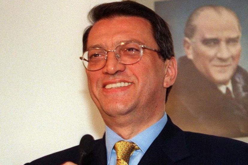 Eski Başbakan Mesut Yılmaz kabri başında anılacak