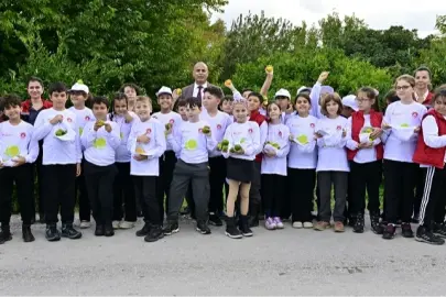 İzmir'de çocuklar tarımı lider kampta öğreniyor