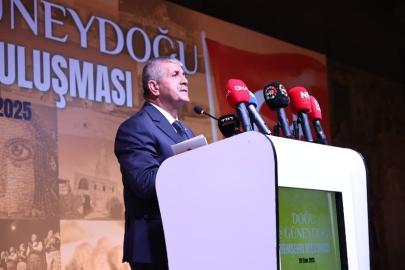 Şahin’den Anlamlı Cumhuriyet Mesajları: İnatla Kardeşiz