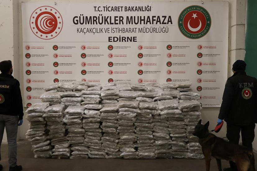 Sınırda dev operasyon: 320 milyon liralık uyuşturucu madde ele geçirildi