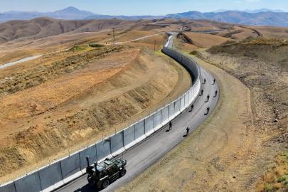 Türkiye'nin kara sınırlarının yaklaşık yüzde 44'üne güvenlik duvarı örüldü