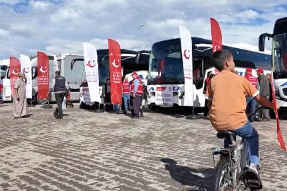 Ali Yerlikaya duyurdu: Esad'tan sonra 550 bin Suriyeli ülkesine döndü