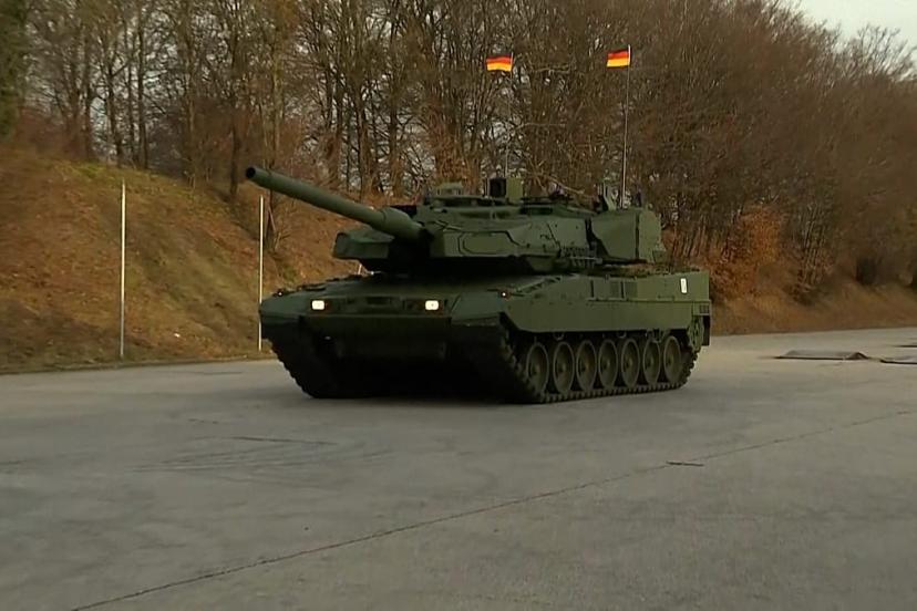Almanya yeni geliştirilen Leopard 2A8 tankını tanıttı