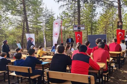 Ankara'da sınıf bir günlüğüne ormana taşındı