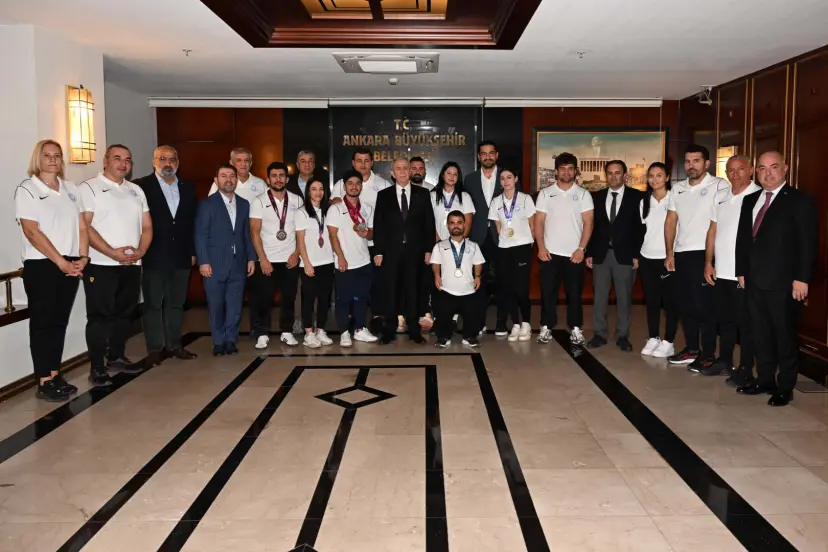 ASKİ'li sporculardan Başkan Yavaş'a ziyaret