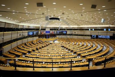 Avrupa Parlamentosu, "sosyal medyada 16 yaş sınırı" çağrısı yaptı