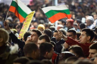 Bulgaristan hükümeti kitlesel protestoların ardından 2026 bütçe tasarısını geri çekti