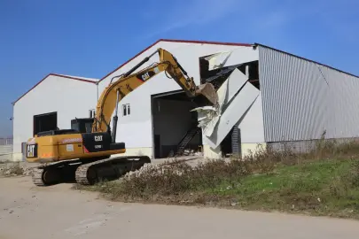 Bursa Nilüfer’de imara aykırı iki yapıya yıkım!