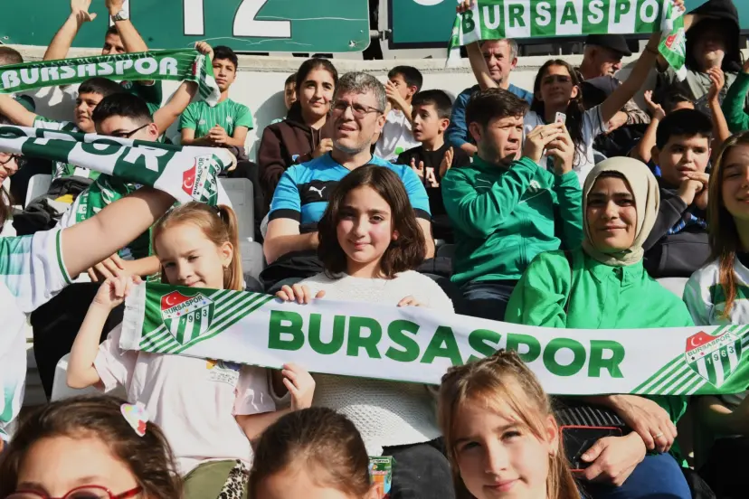 Bursa Osmangazi’de 100 çocuk ilk kez Bursaspor maçında