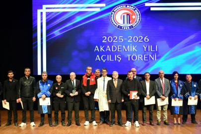 ÇOMÜ 2025–2026 akademik yılı açılış töreni gerçekleştirildi