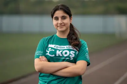Darüşşafaka koşucusu İnci Naz Sönmez maratonun 'en iyi koşucusu' seçildi