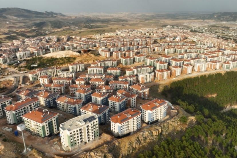 Deprem bölgesinde 350 bininci konut bugün teslim ediliyor