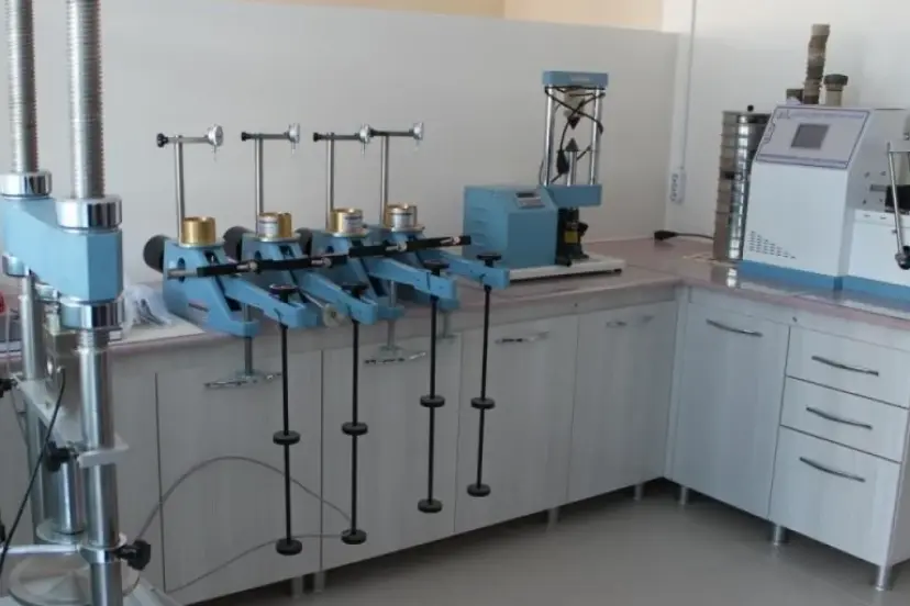 Deprem hasarlı illere ek laboratuvar izni... Yapı Malzemeleri ve Zemin Laboratuvarları Yönetmeliği'nde kapsamlı değişiklik