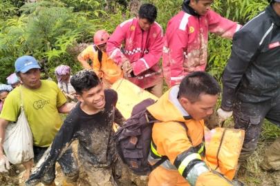 Endonezya'da bilanço ağırlaşıyor: Afetlerde ölenlerin sayısı 248'e yükseldi