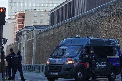 Fransa'da iki mahkum, drone ile aldıkları bıçakları kullanarak hapishaneden kaçtı