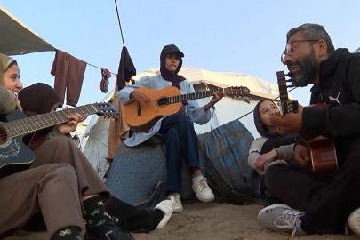 Gazze'deki çocuklar müzik derslerinde huzur buluyor
