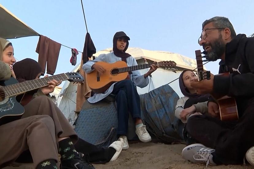 Gazze'deki çocuklar müzik derslerinde huzur buluyor