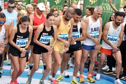 Girne Yarı Maratonu'nda adımlar dayanışmaya attı