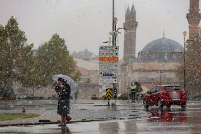 Hafta sonu yurt genelinde yağış etkisini artıracak: 27 ile “sarı” uyarı