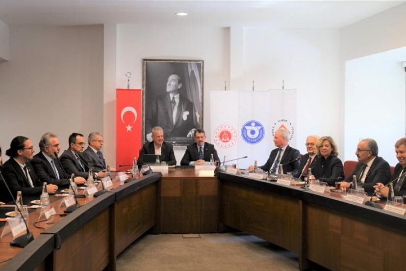 ‘Hukuk Kliniği’ni sertifikayla bitirdiler:  Genç hukukçuların ‘klinik’ gururu