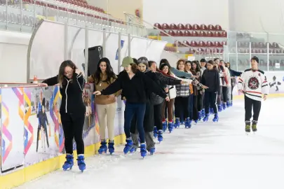 İzmir'de 'Buz Sporları Salonu' yeni sezona hazır
