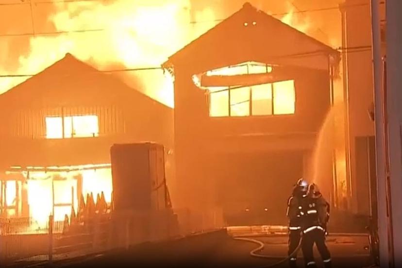 Japonya'da çıkan yangın 170 evi yaktı, toplu tahliyeyi zorunlu kıldı