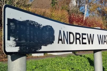 Kuzey İrlanda’da bir kasaba, eski Prens Andrew’u onurlandıran yolun adını değiştiriyor