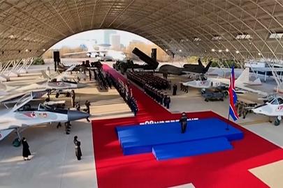 Kuzey Kore lideri Kim Jong Un ve kızı, hava kuvvetlerinin yıl dönümünü kutladı