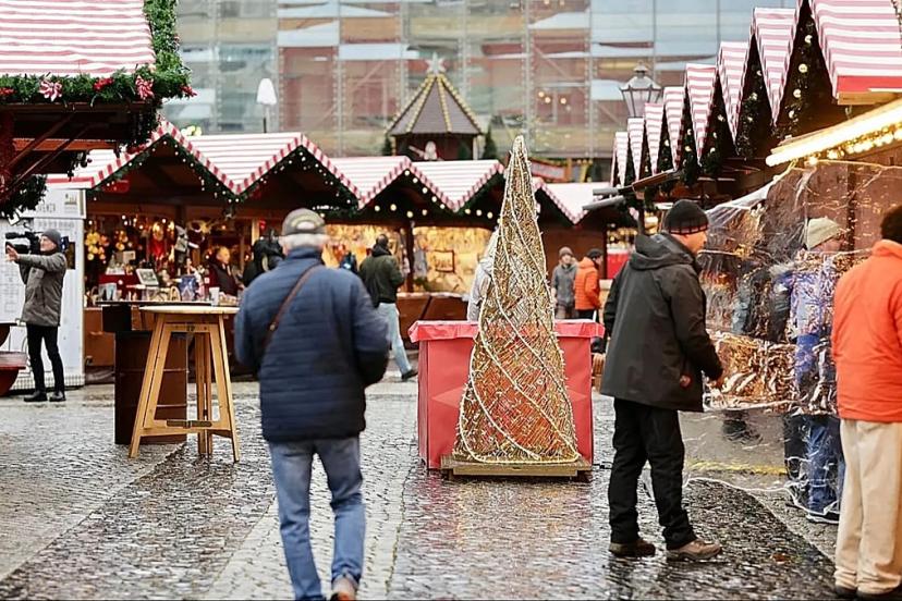 Magdeburg Noel pazarı, katliamdan bir yıl sonra yeniden açıldı