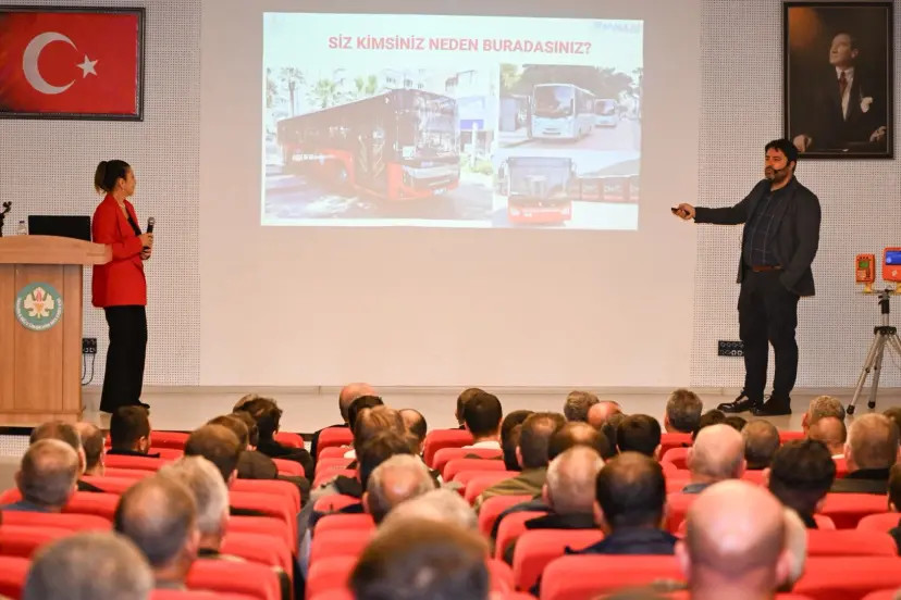 Manisa Büyükşehir’den bin şoföre nezaket eğitimi