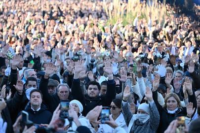 Marsilya'da binler, aktivistin kardeşinin cinayeti sonrası uyuşturucu kaynaklı şiddete karşı yürüdü