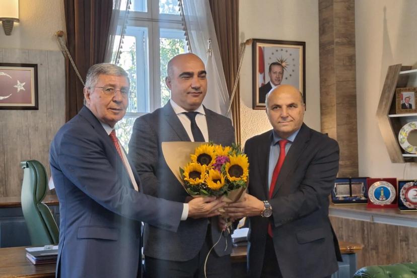 Medya Mensupları İzmir İl Sağlık Müdürü  Doç. Dr. Ayhan Kul’u Ziyaret Etti