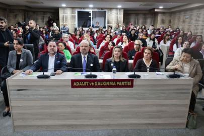 Menemen, kadına şiddete karşı tek ses oldu