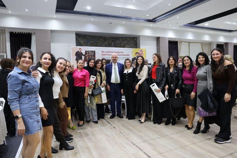 Menemen'de Öğretmenler Günü, dayanışma ve coşkuyla kutlandı