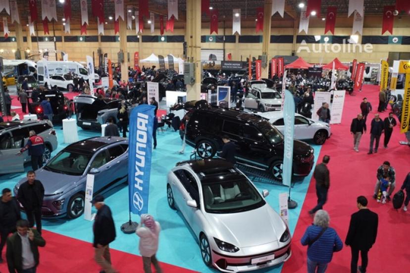 Motta İzmir Oto Show Fuarı'na Ototmotiv Tutkunları Akın Etti