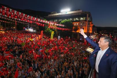 Özgür Özel Amasya’da konuştu: “Milletin rızası olmayan hiçbir düzen meşru değildir”
