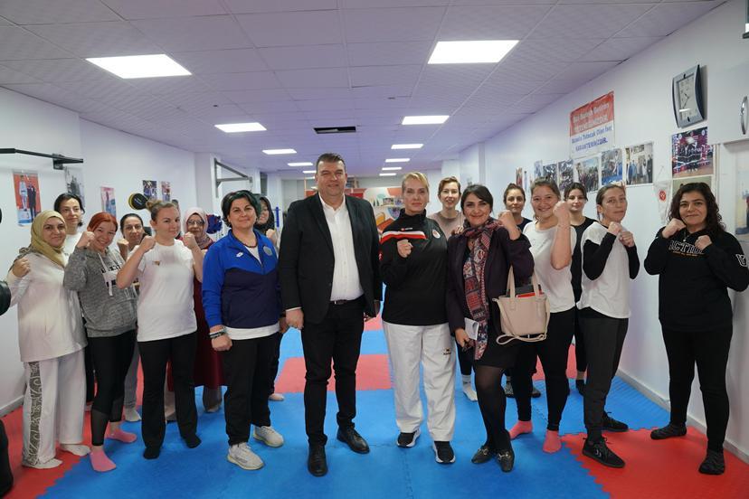 Seferihisar’da “Kadına Şiddetle Mücadele” bir gün değil, her gün