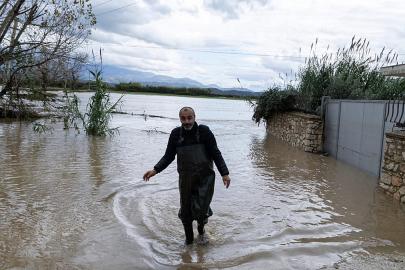 Şiddetli yağışlar Arnavutluk ve Yunanistan’ı vurdu