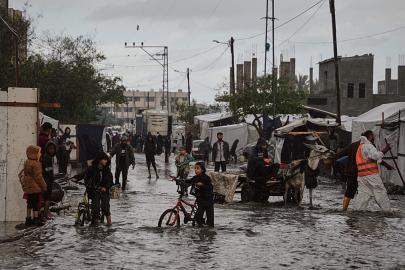 Şiddetli yağışlar Gazze kamplarını su bastı, insani kriz daha da kötüleşti