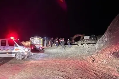 Sivas’ın Divriği'ndeki göçükte arama çalışmaları sürüyor