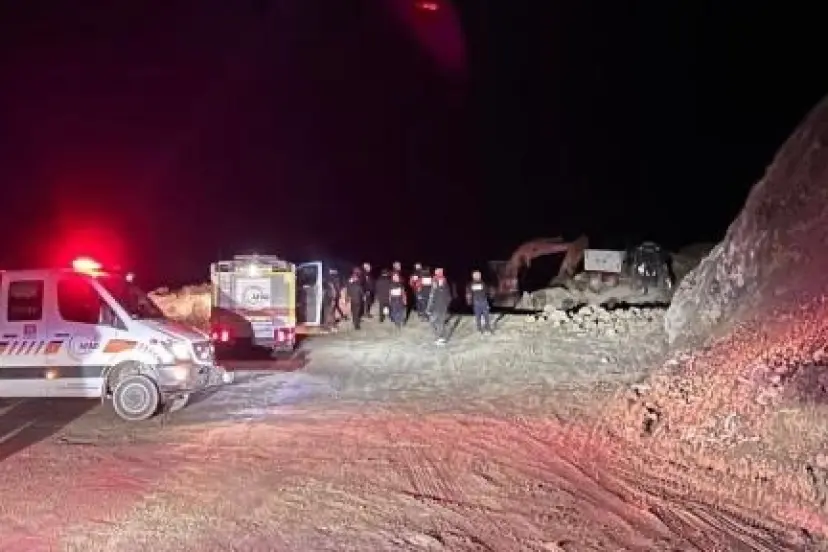 Sivas’ın Divriği'ndeki göçükte arama çalışmaları sürüyor