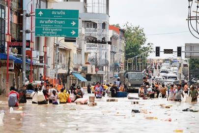Tayland'ın güneyindeki şiddetli sel felaketinde 80'den fazla kişi öldü