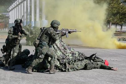 Tayvan, Çin’e karşı savunma harcamalarına 40 milyar dolar ek bütçe ayırmayı planlıyor