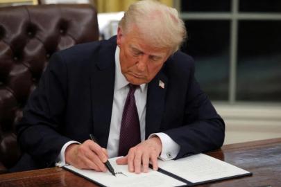 Trump, Epstein dosyalarının açıklanmasını öngören yasa tasarısını imzaladı